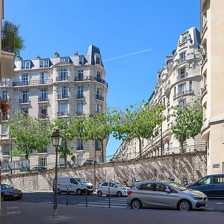 Entire Cozy Near Eiffel Tower In Appartamento *